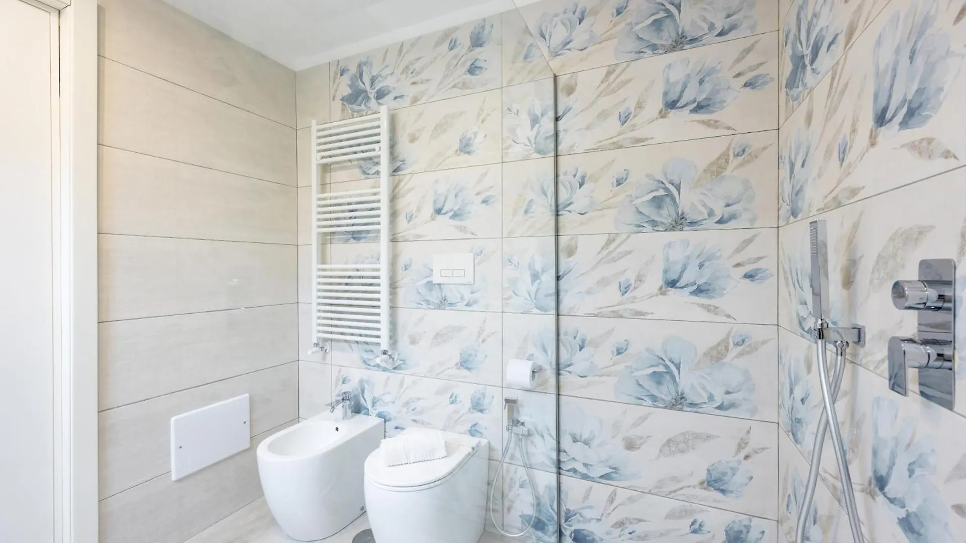 Maison Emanuele Double Apartment Naples Italy